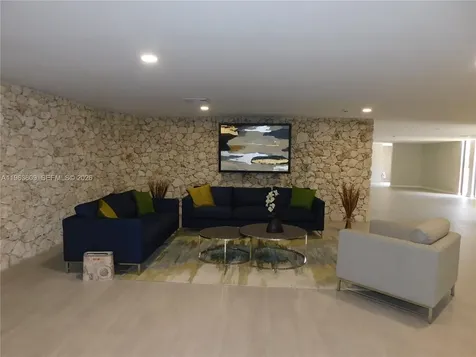 8025 SW 107 Avenue Miami FL 33173