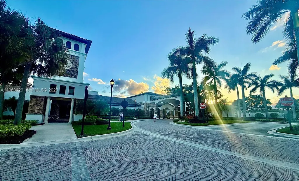 5772 NW 127th Terrace Coral Springs FL 33076