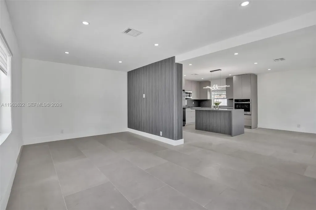 1010 N 16th Avenue Hollywood FL 33020