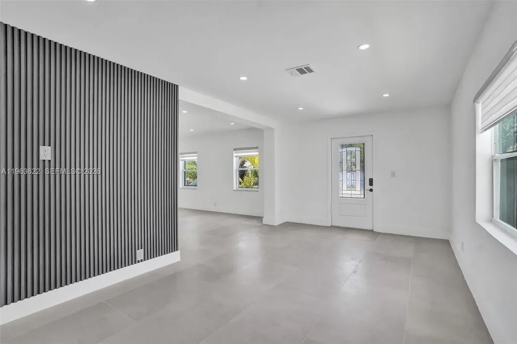 1010 N 16th Avenue Hollywood FL 33020