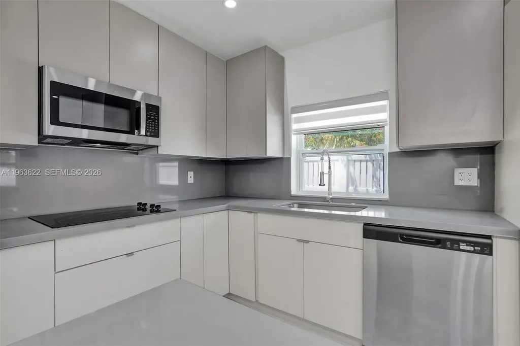 1010 N 16th Avenue Hollywood FL 33020