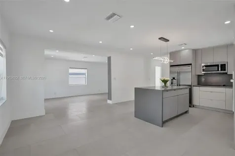 1010 N 16th Avenue Hollywood FL 33020