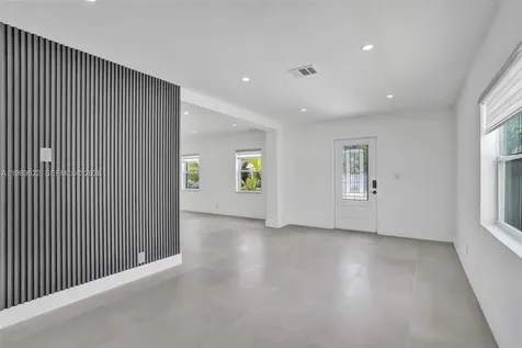 1010 N 16th Avenue Hollywood FL 33020