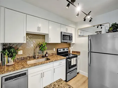 1713 NE 15th Avenue Fort Lauderdale FL 33305
