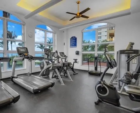 Hallandale Beach FL 33009
