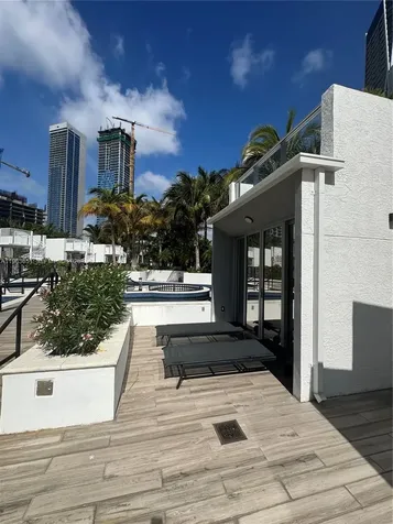851 NE 1st Avenue Miami FL 33132