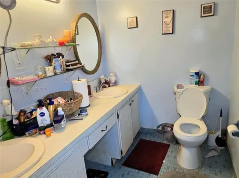 940 NE 199th Street Miami FL 33179
