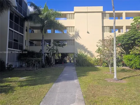 940 NE 199th Street Miami FL 33179