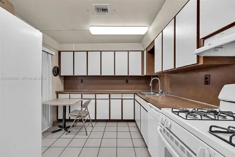 533 E 23rd Street Hialeah FL 33013