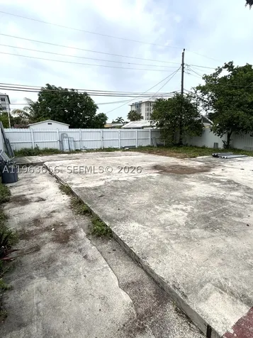 533 E 23rd Street Hialeah FL 33013