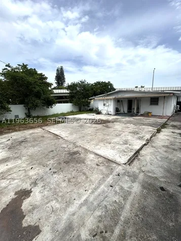 533 E 23rd Street Hialeah FL 33013