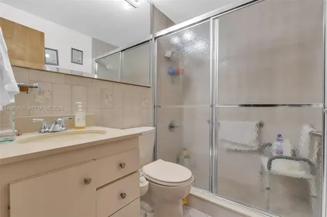 533 E 23rd Street Hialeah FL 33013