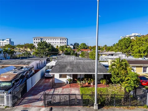 533 E 23rd Street Hialeah FL 33013