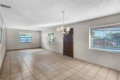 533 E 23rd Street Hialeah FL 33013
