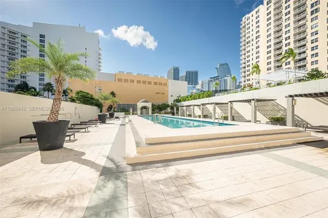 800 Claughton Island Drive Miami FL 33131