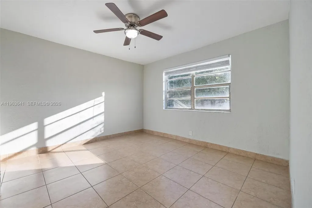 2525 N 23rd Avenue Hollywood FL 33020
