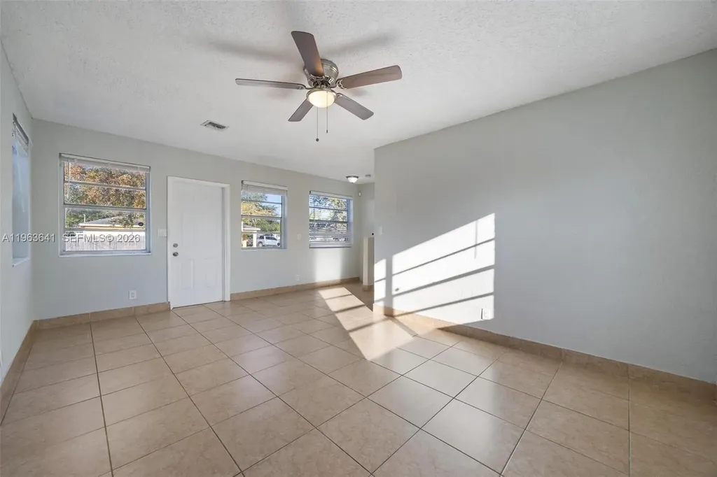 2525 N 23rd Avenue Hollywood FL 33020
