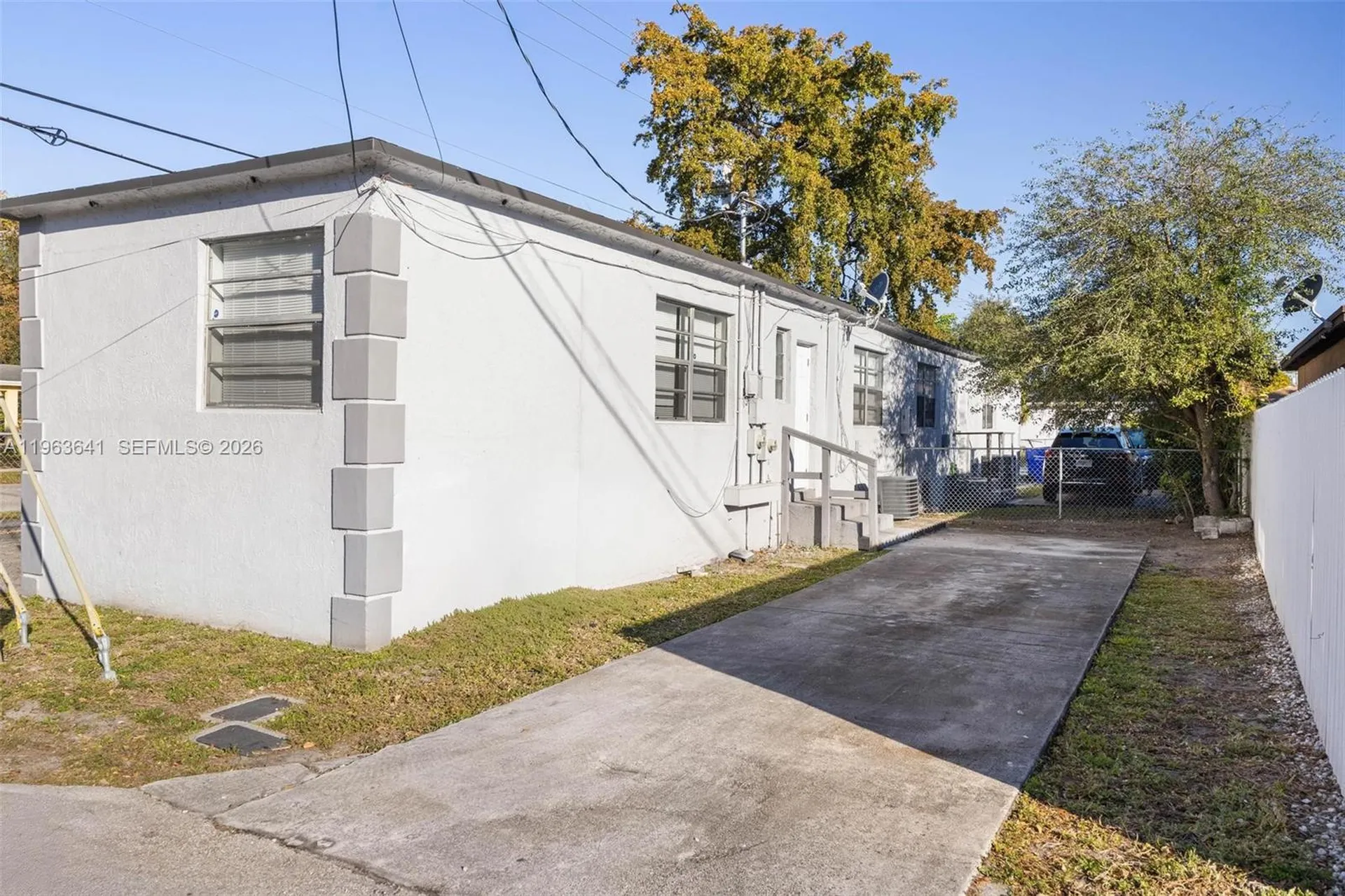2525 N 23rd Avenue Hollywood FL 33020