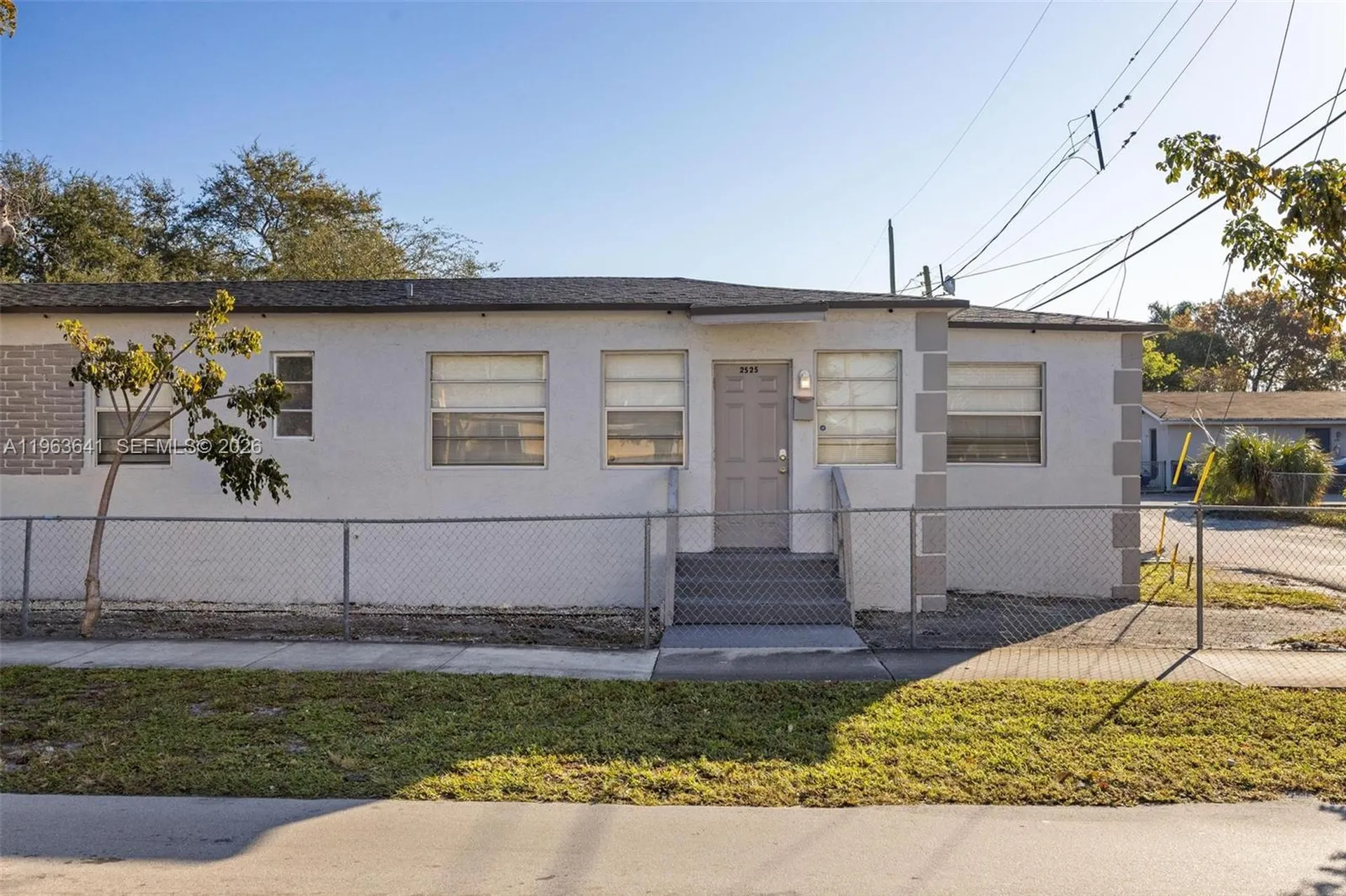 2525 N 23rd Avenue Hollywood FL 33020