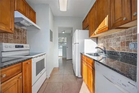 2525 N 23rd Avenue Hollywood FL 33020