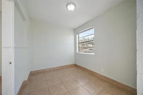 2525 N 23rd Avenue Hollywood FL 33020