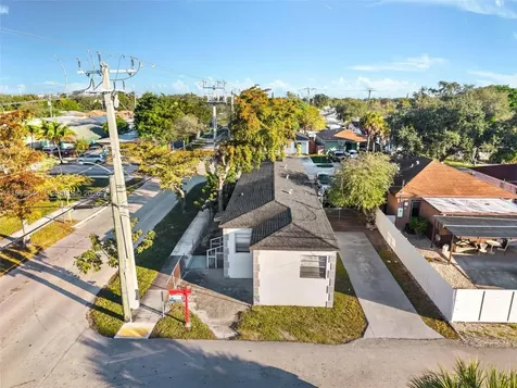 2525 N 23rd Avenue Hollywood FL 33020