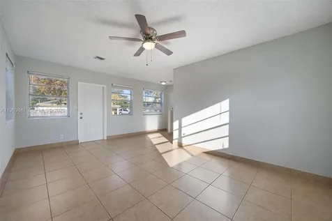 2525 N 23rd Avenue Hollywood FL 33020