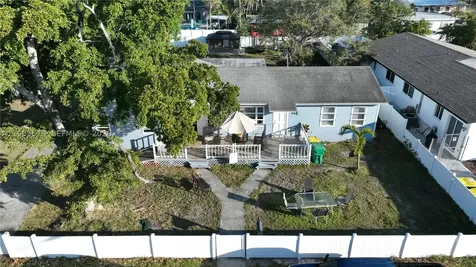 228 SW 8th Street Dania Beach FL 33004