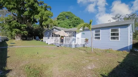 228 SW 8th Street Dania Beach FL 33004