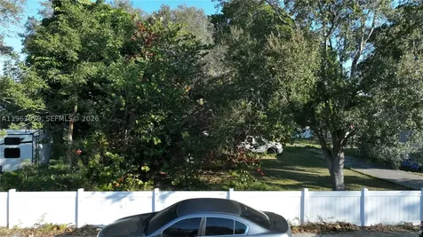 228 SW 8th Street Dania Beach FL 33004