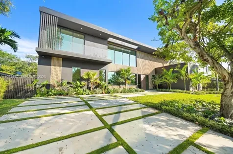 19701 NE 21st Court Miami FL 33179