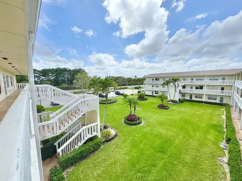 82 Dorset B Boca Raton FL 33434