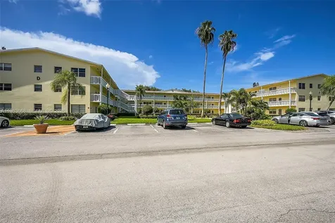 82 Dorset B Boca Raton FL 33434