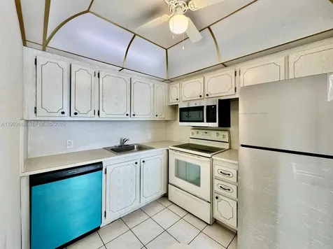 82 Dorset B Boca Raton FL 33434