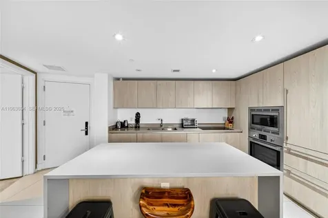 4111 S Ocean Drive Hollywood FL 33019