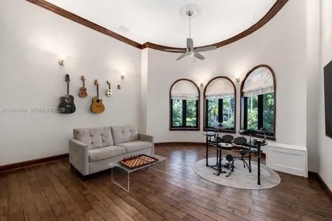 744 Lakeview Drive Miami Beach FL 33140