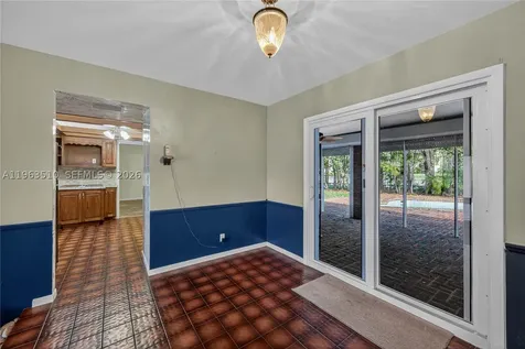 6621 E Tropical Way Plantation FL 33317