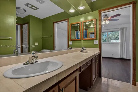 6621 E Tropical Way Plantation FL 33317
