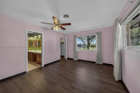 6621 E Tropical Way Plantation FL 33317