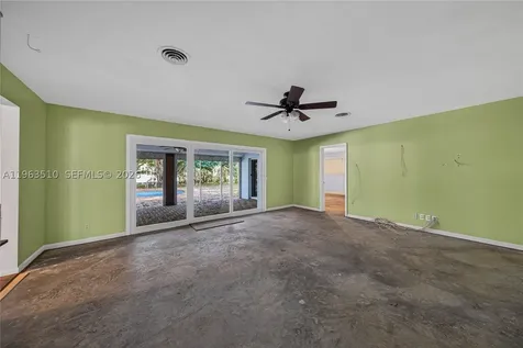 6621 E Tropical Way Plantation FL 33317