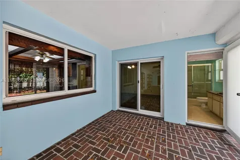 6621 E Tropical Way Plantation FL 33317