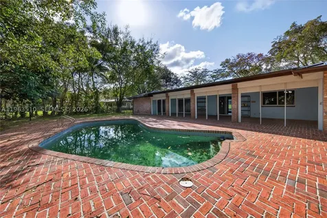 6621 E Tropical Way Plantation FL 33317