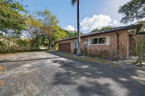 6621 E Tropical Way Plantation FL 33317