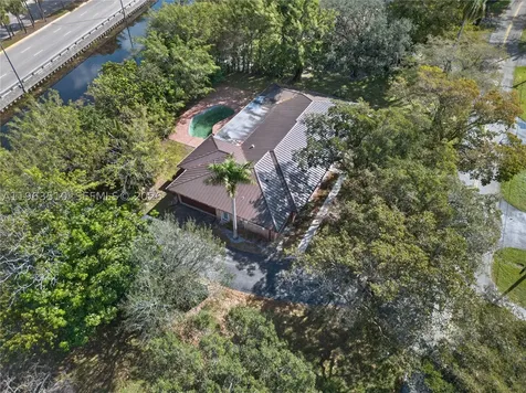 6621 E Tropical Way Plantation FL 33317