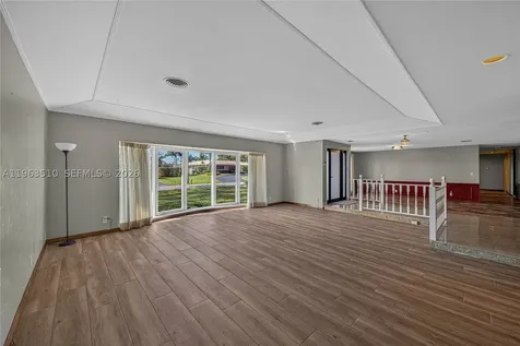 6621 E Tropical Way Plantation FL 33317