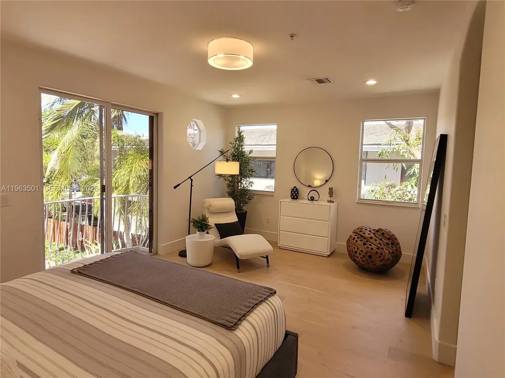 1372 Bayview Drive Fort Lauderdale FL 33304