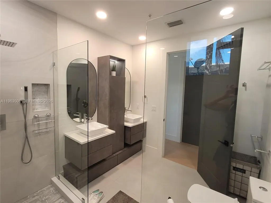 1372 Bayview Drive Fort Lauderdale FL 33304