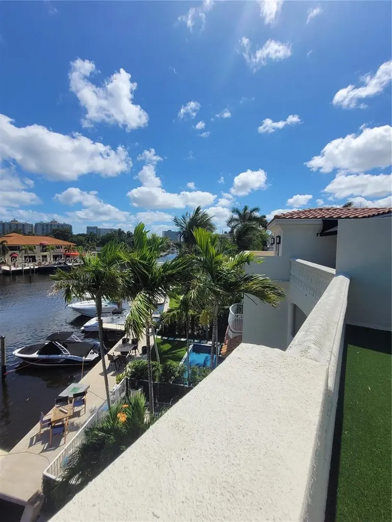 1372 Bayview Drive Fort Lauderdale FL 33304