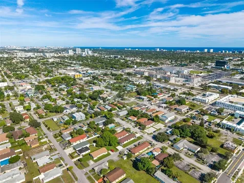 601 NW 3rd Avenue Hallandale Beach FL 33009