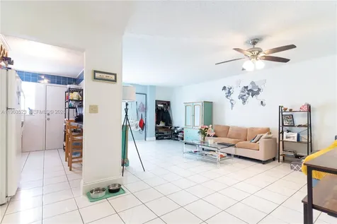 1340 Lincoln Road Miami Beach FL 33139